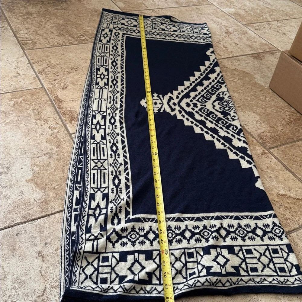 Women’s Southwestern Aztec Print Oversized Poncho Wrap Navy/Cream Reversible